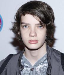 Hot Idols: Kodi Smit-McPhee 5dacf7822916c.jpg