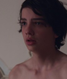 Hot Idols: Kodi Smit-McPhee 5dacf790432f2.jpg
