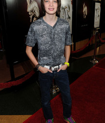 Hot Idols: Kodi Smit-McPhee 5dacf7a41c30c.jpg