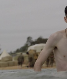 Hot Idols: Kodi Smit-McPhee 5dacf7c7e2f1f.jpg