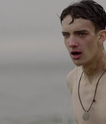 Hot Idols: Kodi Smit-McPhee 5dacf7c9f364b.jpg