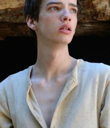 Hot Idols: Kodi Smit-McPhee 5dacf7cedc216.jpg