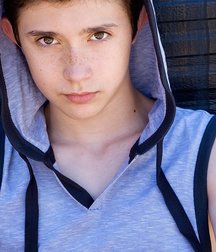 Hot Idols: Mateus Ward 5db49f6de9b86.jpg