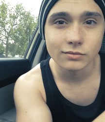Hot Idols: Mateus Ward 5db49f8bedf07.jpg