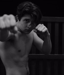 Hot Idols: Mateus Ward 5db49fab9a597.jpg