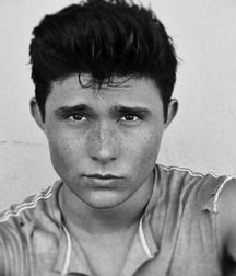 Hot Idols: Mateus Ward 5db49fc3ed333.jpg