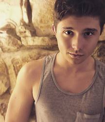 Hot Idols: Mateus Ward 5db49fc62b67f.jpg