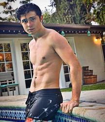 Hot Idols: Mateus Ward 5db49fe715464.jpg