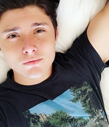 Hot Idols: Mateus Ward 5db49ff16c6bd.jpg