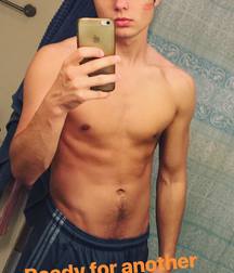 Hot Idols: Mateus Ward 5db4a012b623d.jpg