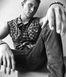 Hot Idols: Mateus Ward 5db4a0a159b15.jpg