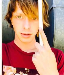 Hot Idols: Trevor Laack 5db4db52c28e4.jpg