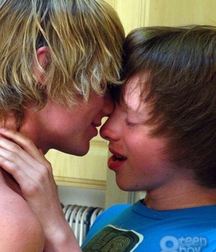 Hot Idols: Trevor Laack 5db4dc0b4c34e.jpg