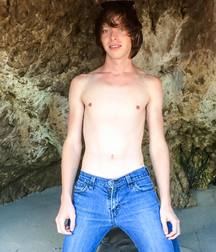 Hot Idols: Trevor Laack 5db4dc1e29f19.jpg