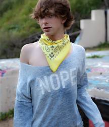 Hot Idols: Trevor Laack 5db4dc4157859.jpg