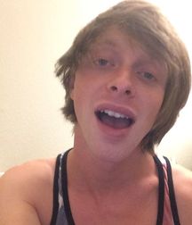 Hot Idols: Trevor Laack 5db4dc767d18d.jpg