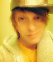 Hot Idols: Trevor Laack 5db4dc8842218.jpg