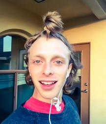 Hot Idols: Trevor Laack 5db4dcc1c2b11.jpg