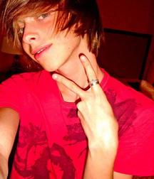Hot Idols: Trevor Laack 5db4dcfaa6be4.jpg