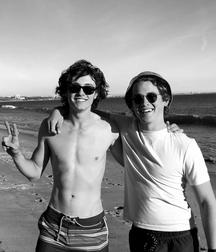 Hot Idols: Tristan Lake Leabu 5db5d6284a379.jpg