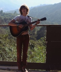 Hot Idols: Tristan Lake Leabu 5db5d65a4b4e8.jpg