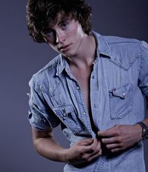 Hot Idols: Tristan Lake Leabu 5db5d65d28ea9.jpg