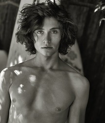 Hot Idols: Tristan Lake Leabu 5db5d65f199b5.jpg