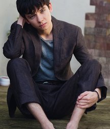 Hot Idols: Asa Butterfield 5db9ad45b1daa.jpg