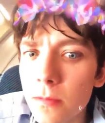 Hot Idols: Asa Butterfield 5db9ad8144348.jpg