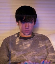 Hot Idols: Asa Butterfield 5db9ad8534931.jpg