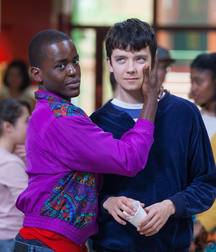 Hot Idols: Asa Butterfield 5db9adc856393.jpg