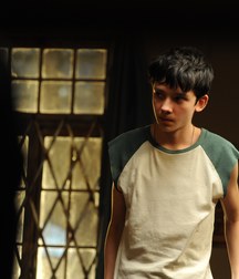 Hot Idols: Asa Butterfield 5db9ae76a0852.jpg