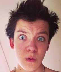 Hot Idols: Asa Butterfield 5db9aebf8294b.jpg