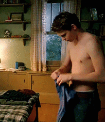 Hot Idols: Robbie Kay 5dbcb568ed97d.gif