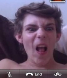 Hot Idols: Robbie Kay 5dbcb56cd2c96.png