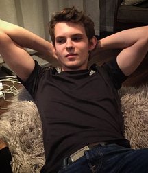 Hot Idols: Robbie Kay 5dbcb5d9c3031.jpg