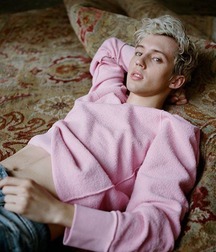 Hot Idols: Troye Sivan 5dbdd2deab4bc.jpg