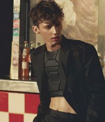 Hot Idols: Troye Sivan 5dbdd2e9a3e97.jpg