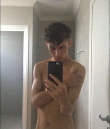 Hot Idols: Troye Sivan 5dbdd2f82cc2c.jpg
