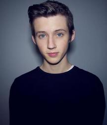 Hot Idols: Troye Sivan 5dbdd319b5d84.jpg