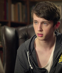 Hot Idols: Troye Sivan 5dbdd39eb51d3.jpg