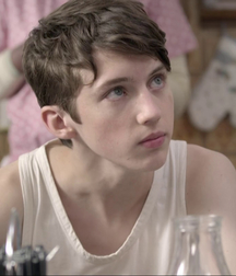 Hot Idols: Troye Sivan 5dbdd3dd70574.jpg