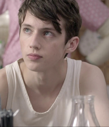 Hot Idols: Troye Sivan 5dbdd3e15cd34.jpg