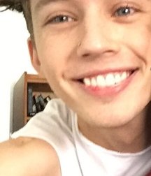 Hot Idols: Troye Sivan 5dbdd3f21715f.jpg