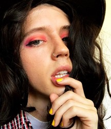 Hot Idols: Troye Sivan 5dbdd41f90597.jpg