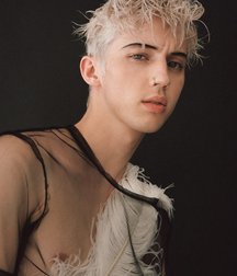 Hot Idols: Troye Sivan 5dbdd439c65c9.jpg