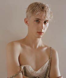 Hot Idols: Troye Sivan 5dbdd441919fc.jpg