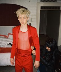 Hot Idols: Troye Sivan 5dbdd4611bf74.jpg