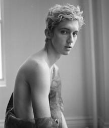 Hot Idols: Troye Sivan 5dbdd46cc9859.jpg