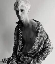 Hot Idols: Troye Sivan 5dbdd48c8eb35.jpg